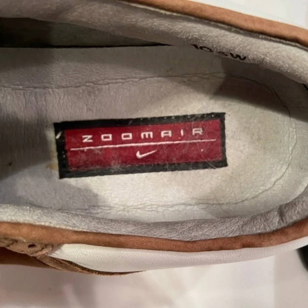 Nike oxford saddle